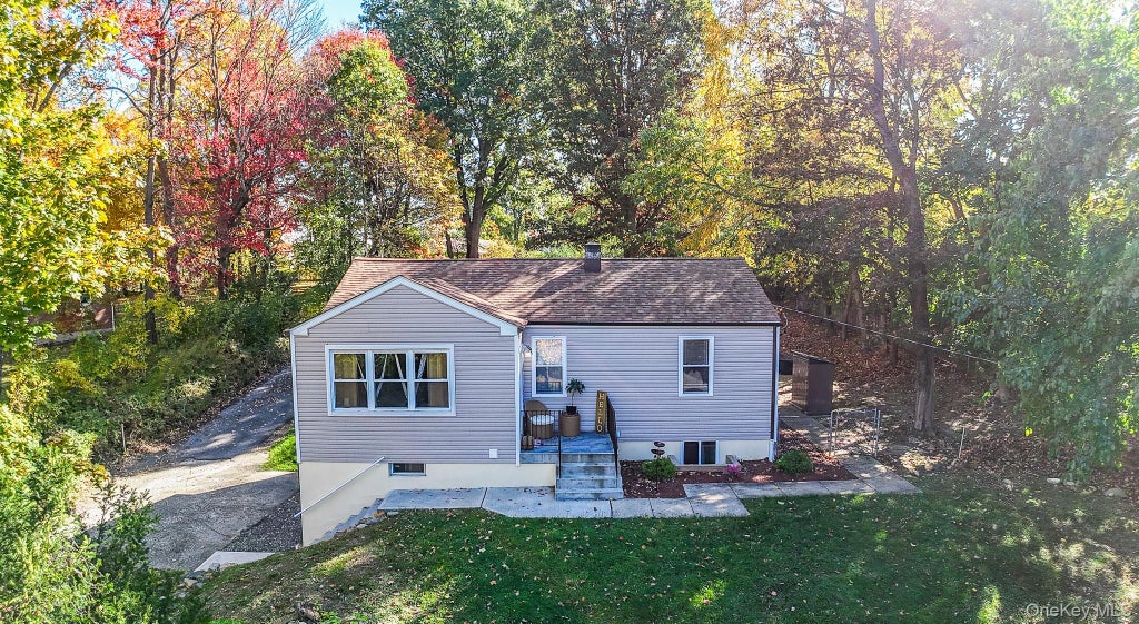 Photo of 636 Gidney Avenue, Balmville, NY 12550 (MLS # 1066372)