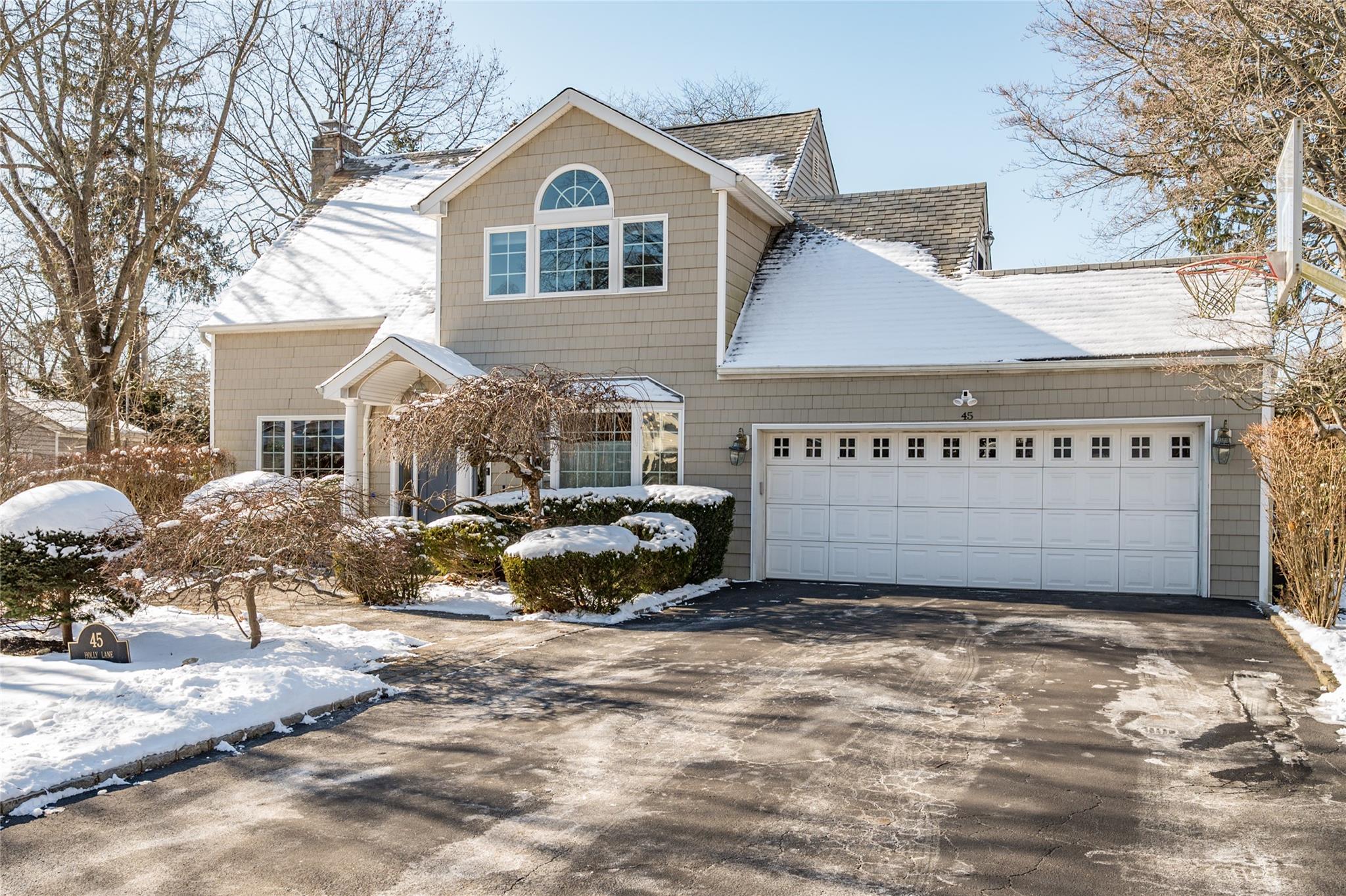 45 Holly Lane