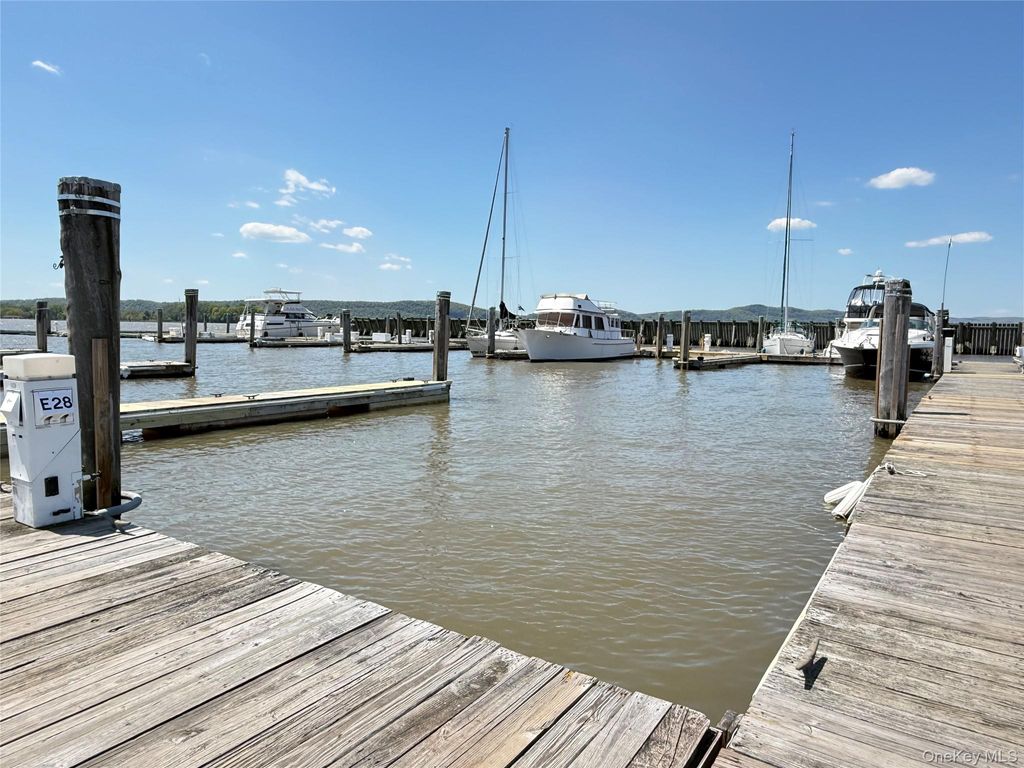 Photo of 28 Half Moon Bay, Croton-on-Hudson, NY 10520 (MLS # 994820)