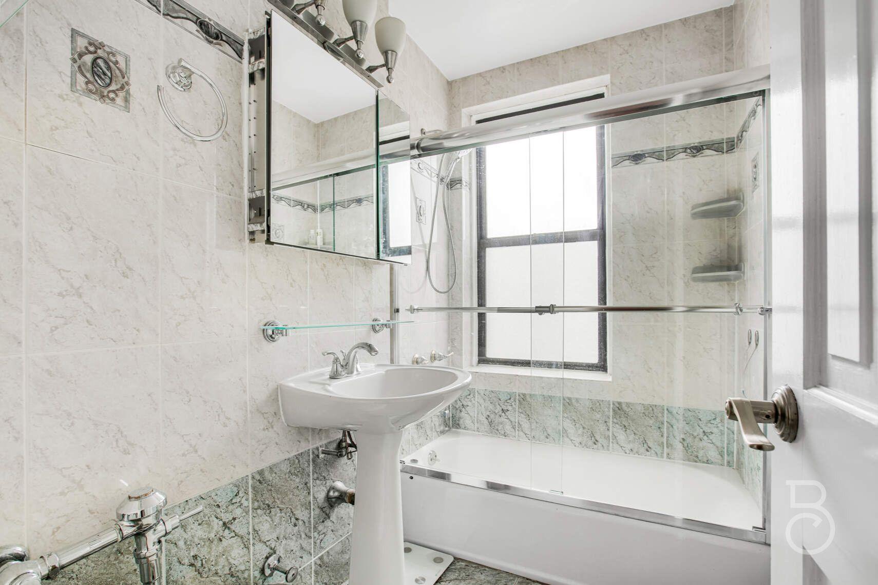 100-25 Queens Boulevard #3N, Forest Hills, New York image 5
