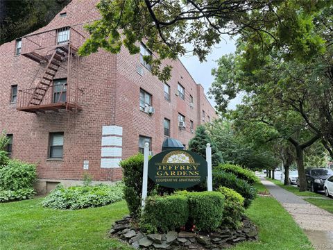 Homes For Sale - 21604 47th Avenue #1B<br/> Bayside, NY 11361