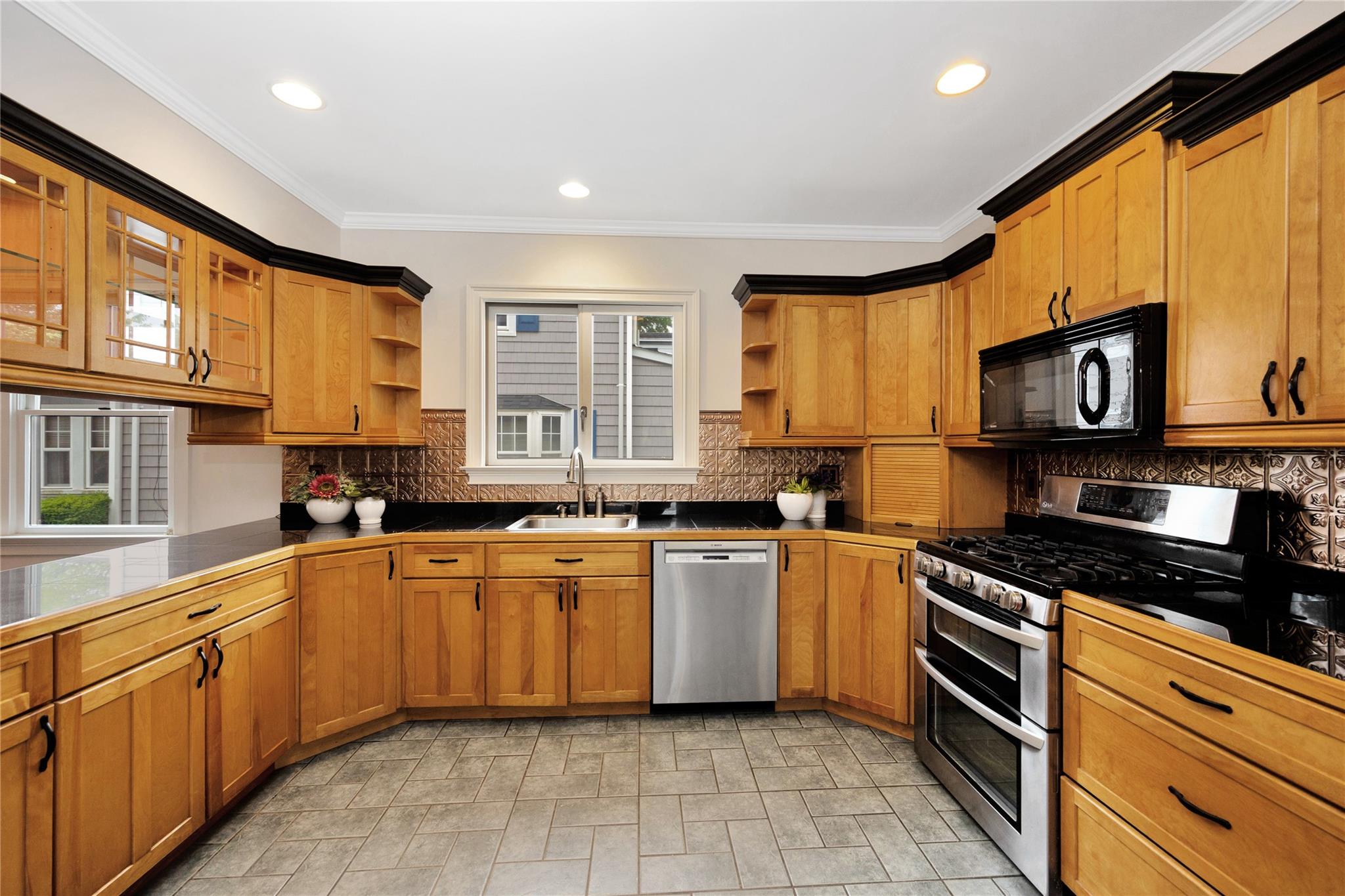 44 Geranium Avenue, Floral Park, New York image 19