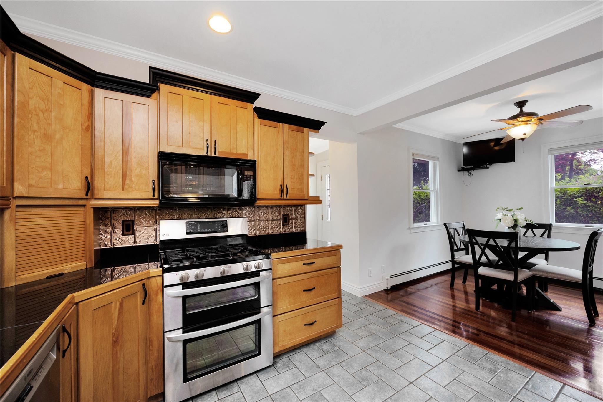 44 Geranium Avenue, Floral Park, New York image 20