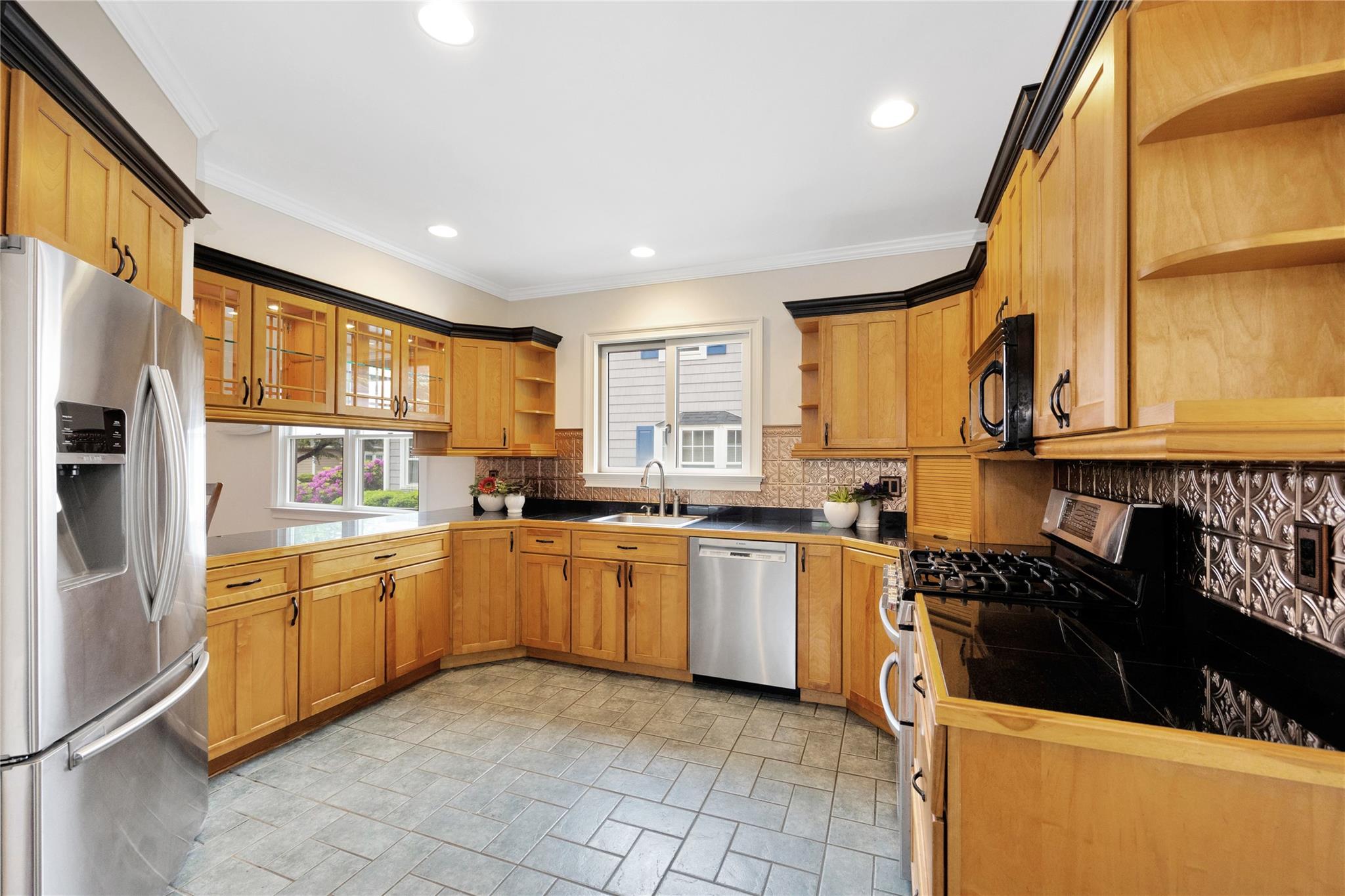44 Geranium Avenue, Floral Park, New York image 18