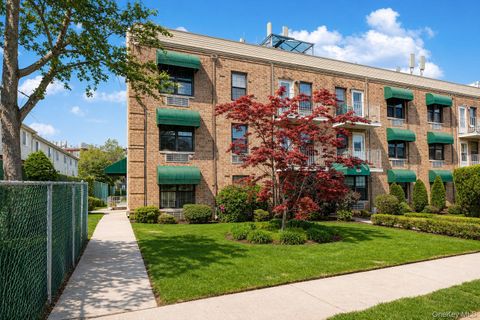 Condo For Sale - 490 Clove Road<br/> Staten Island, NY 10310