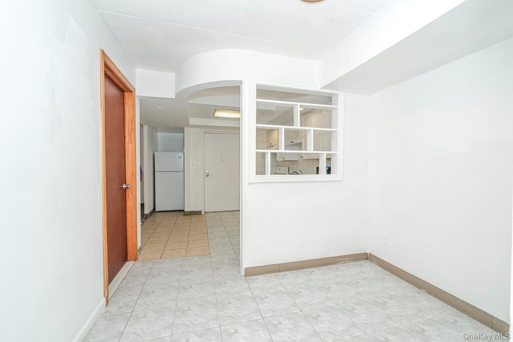Photo of 490 Clove Road, Staten Island, NY 10310 (MLS # 1014726)