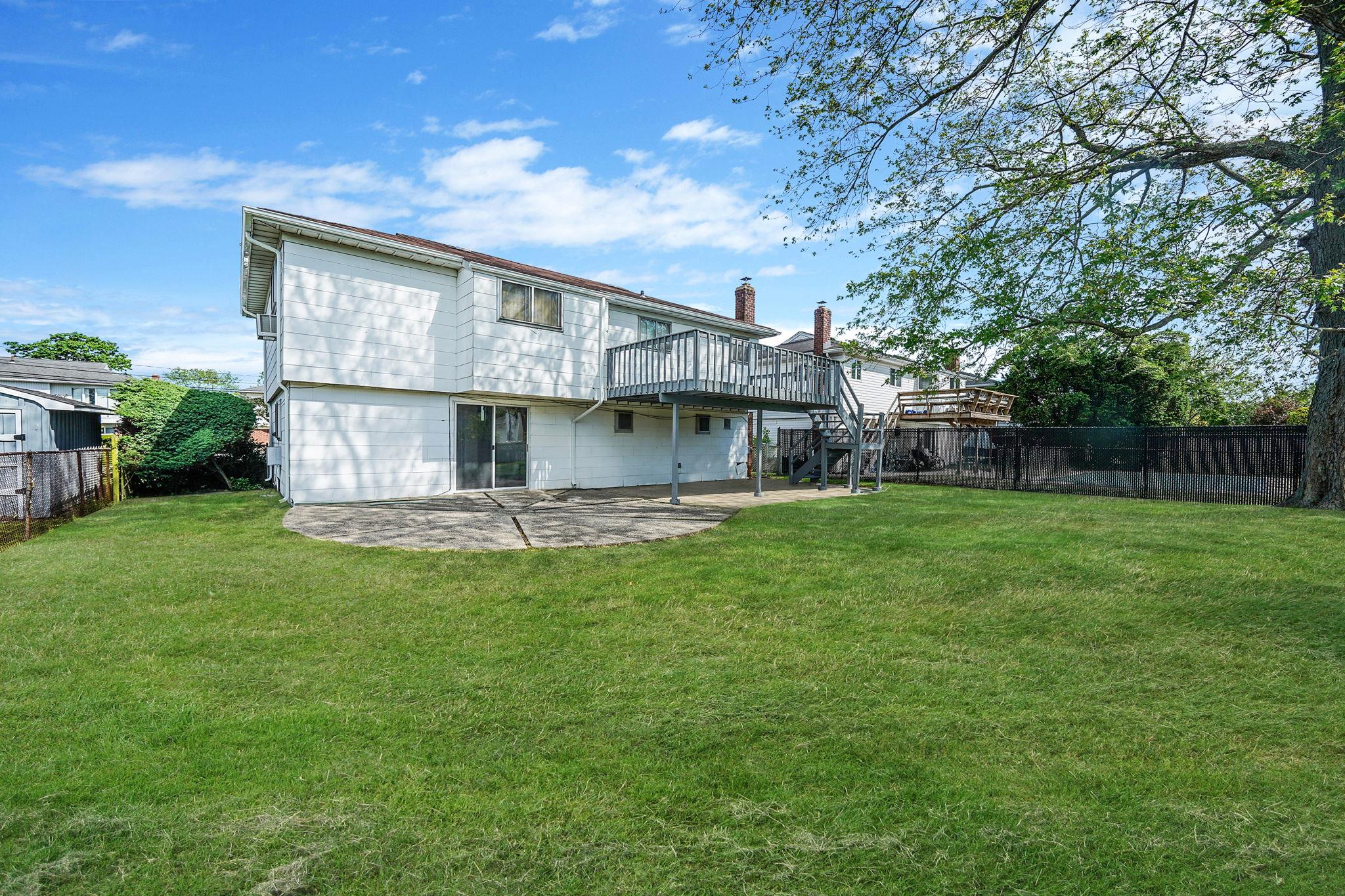 2740 Judith Drive, Bellmore, New York image 2