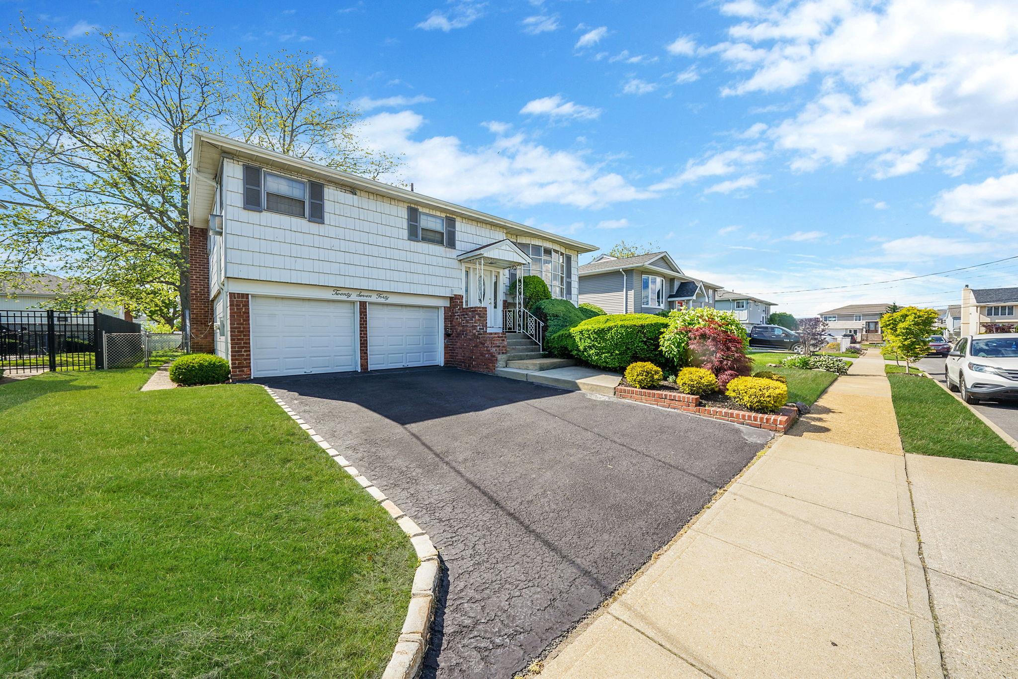 2740 Judith Drive, Bellmore, New York image 1