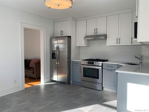 Apartment For Rent - 185 Forest Avenue Ave<br/> Nassau County, Locust Valley, NY 11560