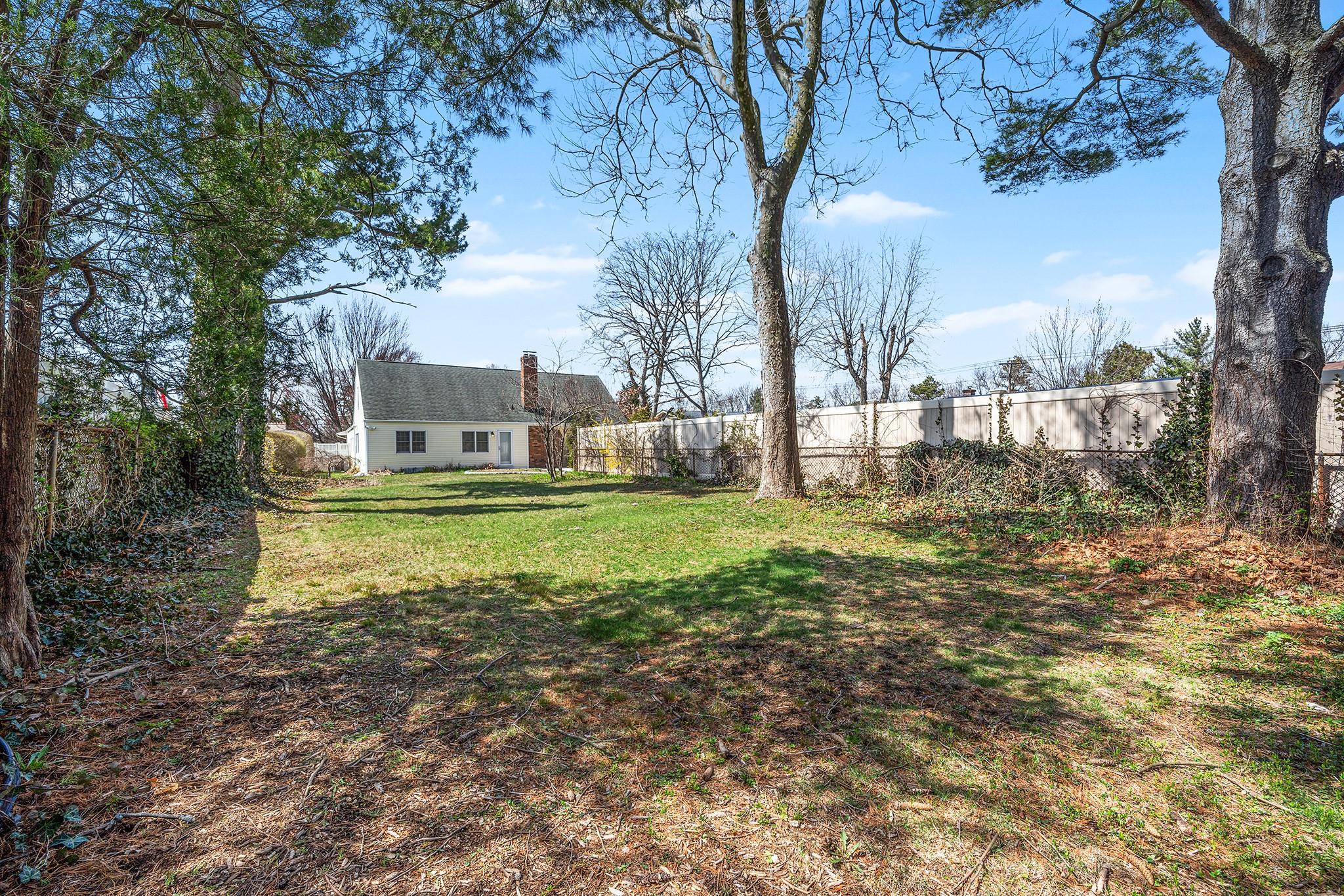 95 Hudson Avenue, Brentwood, New York image 20