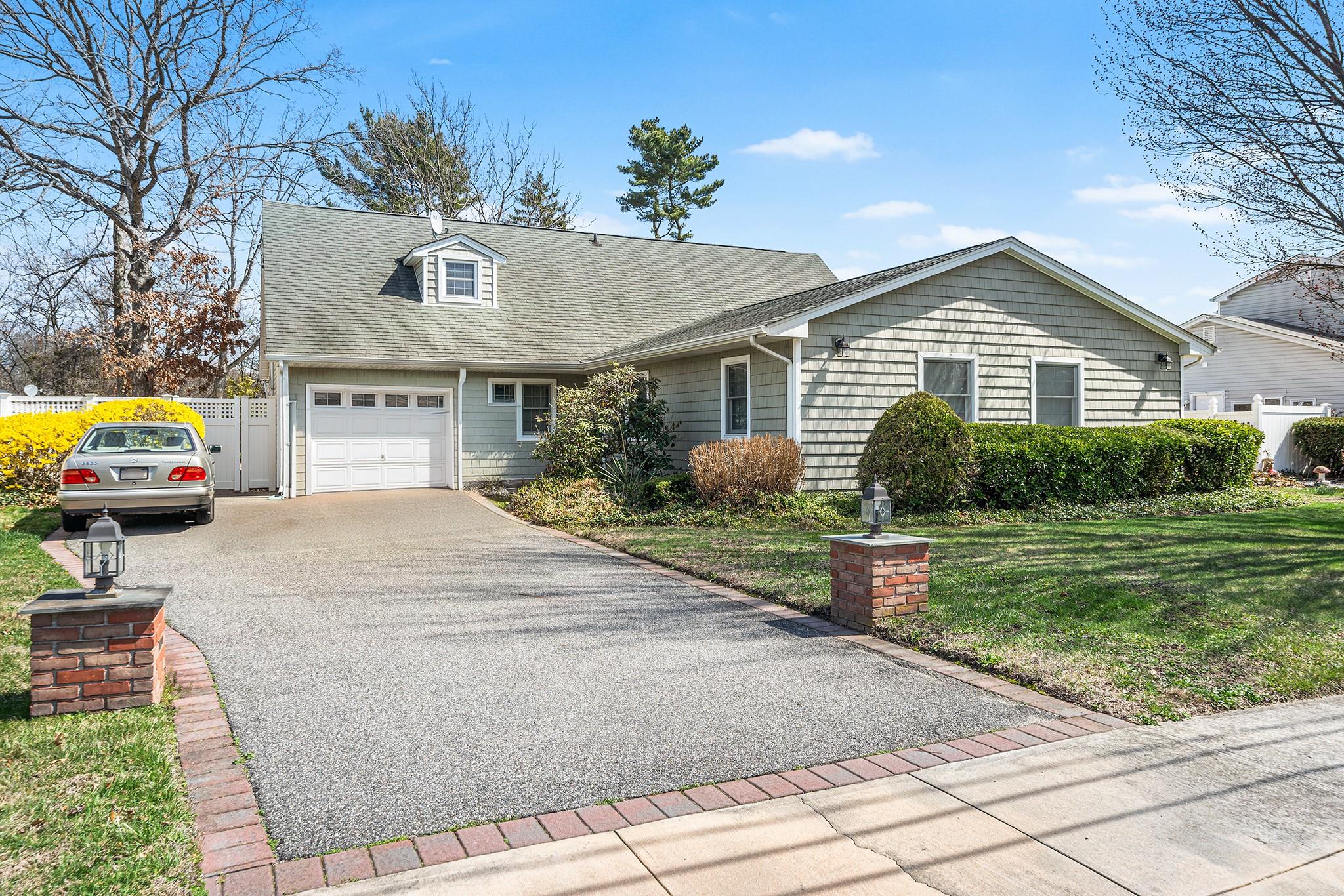 95 Hudson Avenue, Brentwood, New York image 2