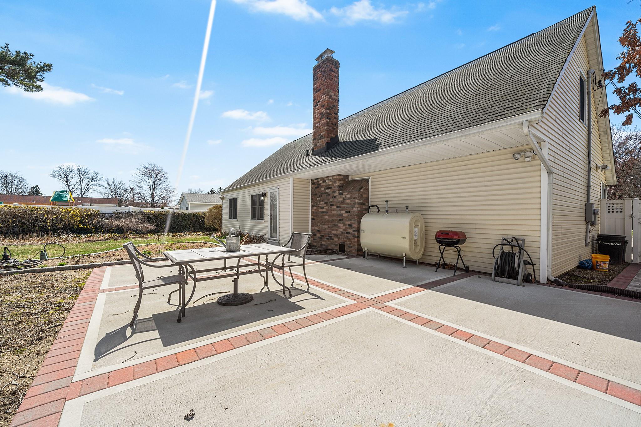 95 Hudson Avenue, Brentwood, New York image 18