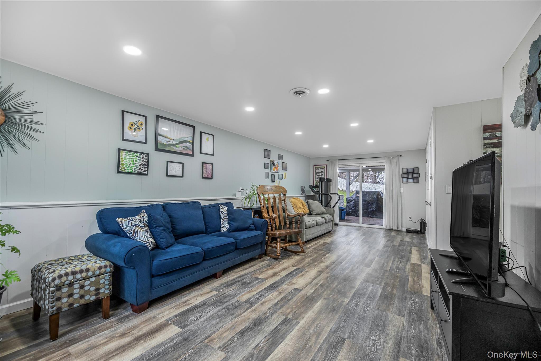 72 S Mary Francis Street