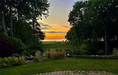 Photo of 156 Ram Island Drive, Shelter Island, NY 11964 (MLS # L3577201)