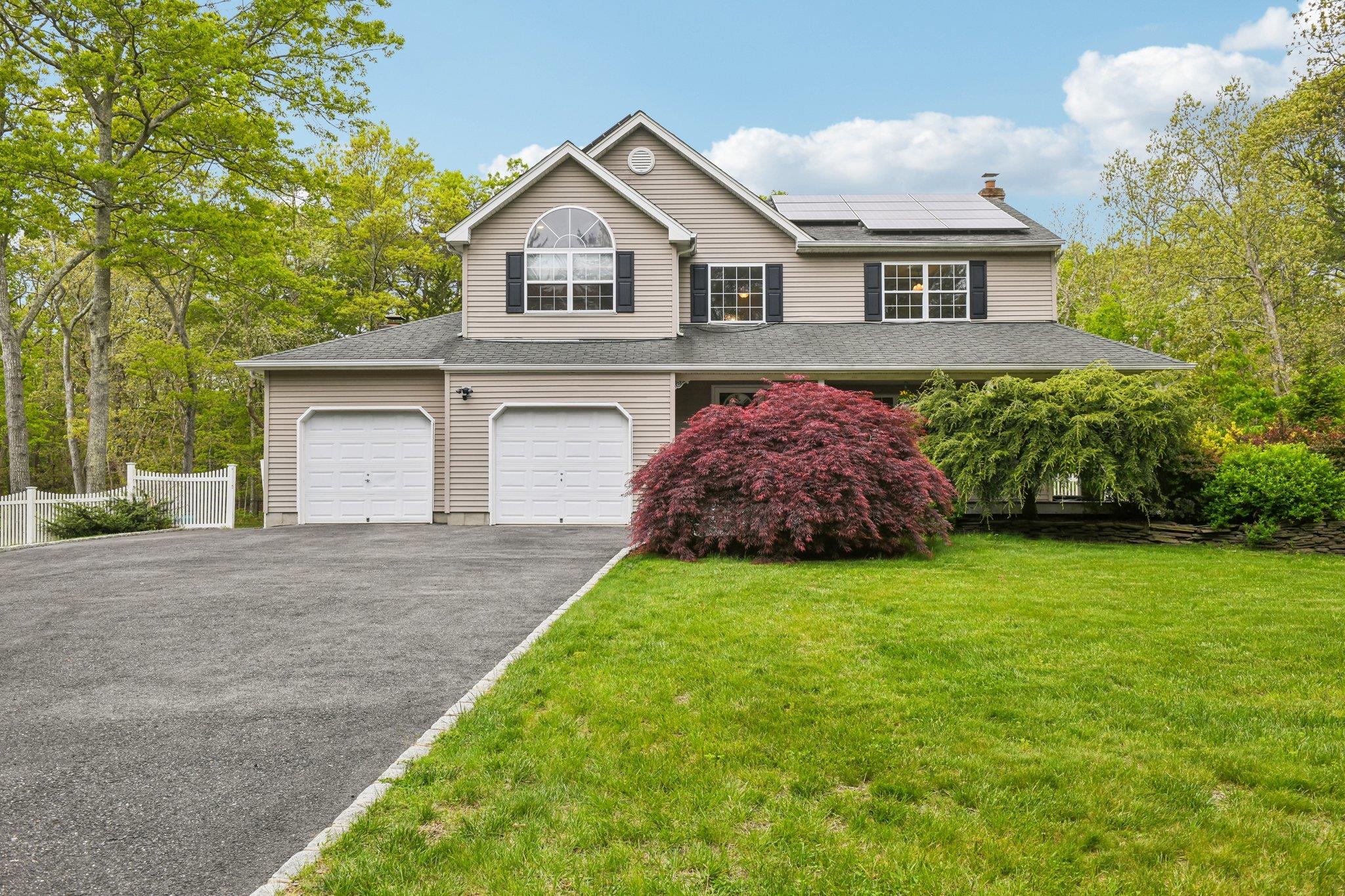 Property for Sale at Wilderness Court, Manorville, Hamptons, NY - Bedrooms: 3 
Bathrooms: 3  - $799,500