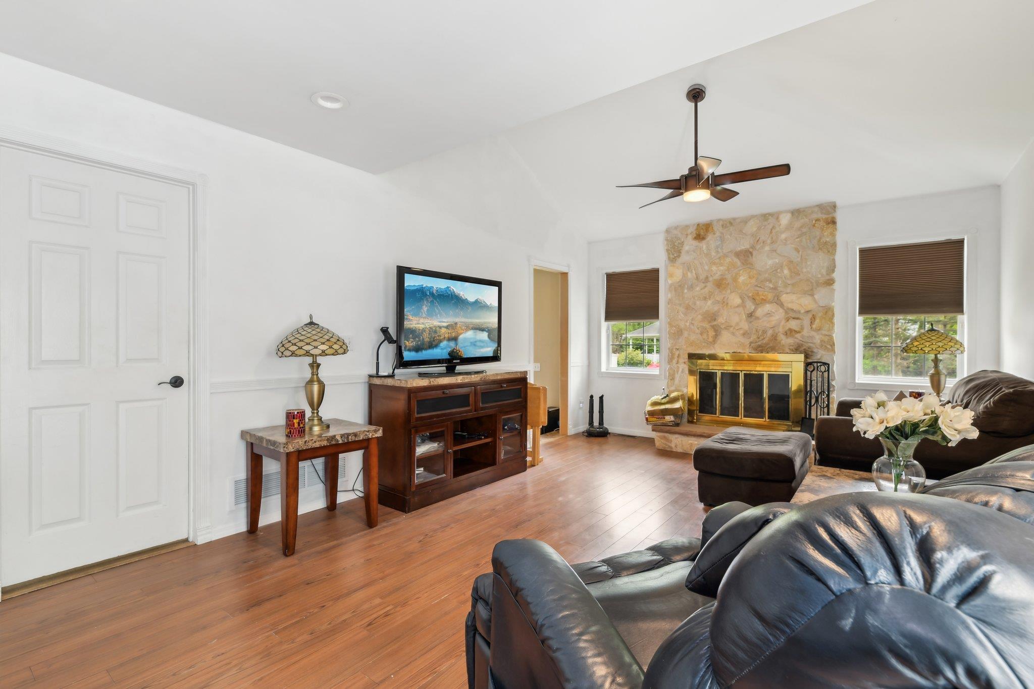 3 Wilderness Court, Manorville, Florida image 14