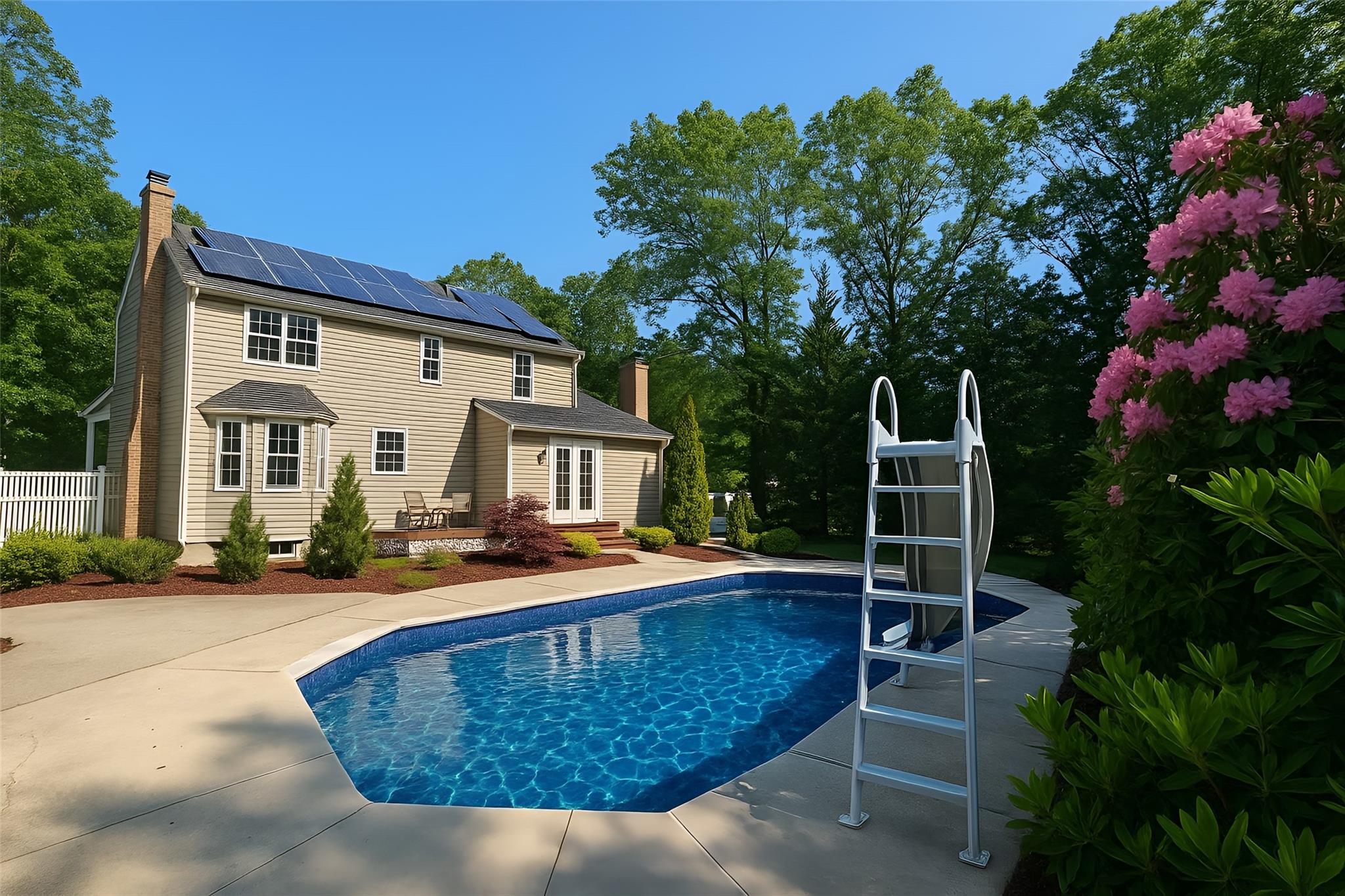 Wilderness Court, Manorville, Hamptons, NY - 3 Bedrooms  
3 Bathrooms - 