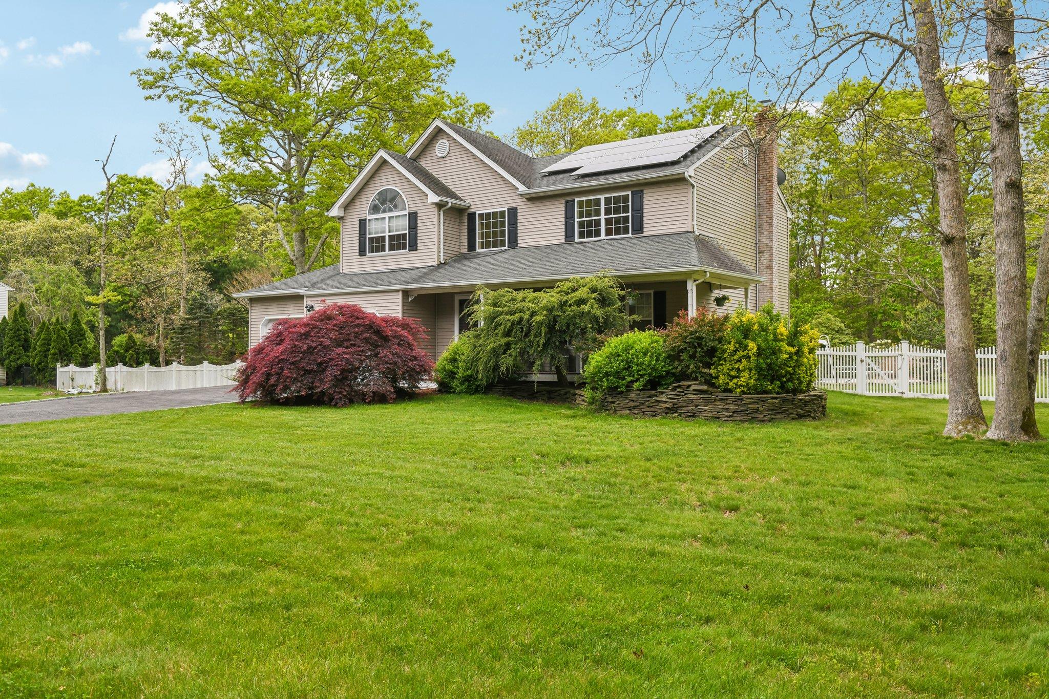 Property for Sale at Wilderness Court, Manorville, Hamptons, NY - Bedrooms: 3 
Bathrooms: 3  - $820,000