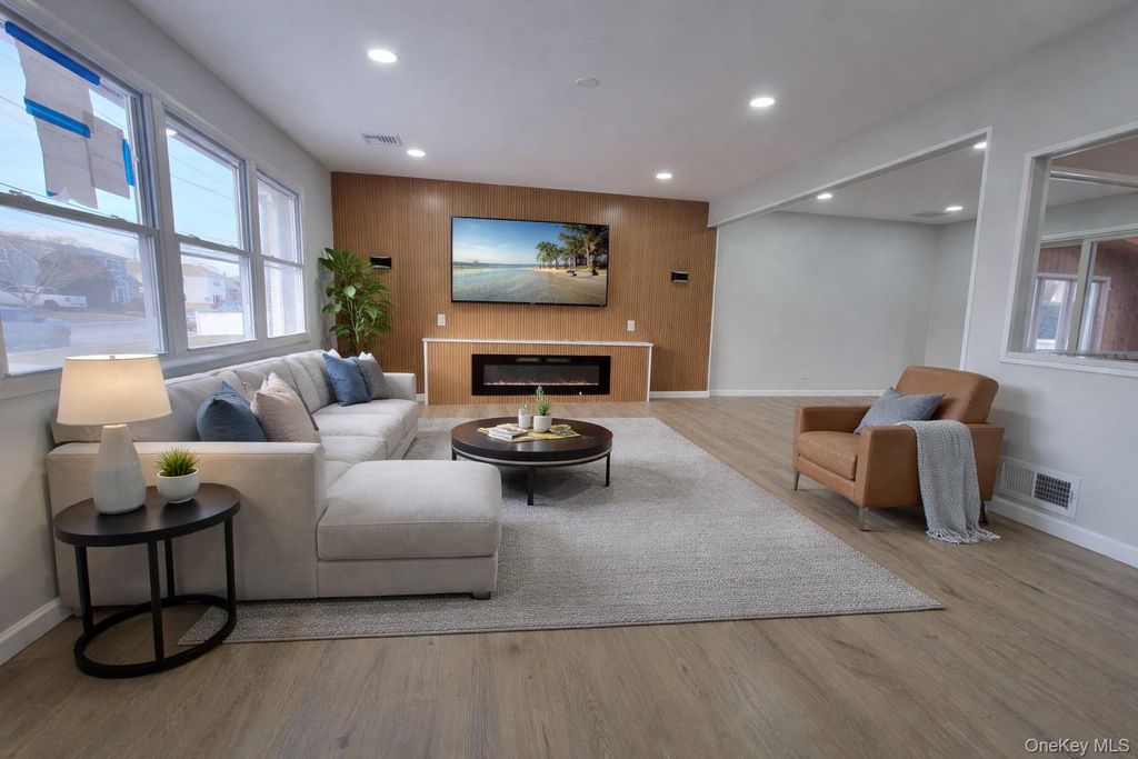 Photo of 258 Jefferson Avenue, Long Beach, NY 11558 (MLS # 955242)