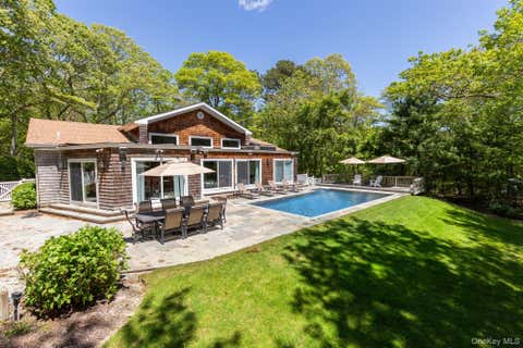 Homes For Sale - 4 Lakewood Lane<br/> Quogue, NY 11959