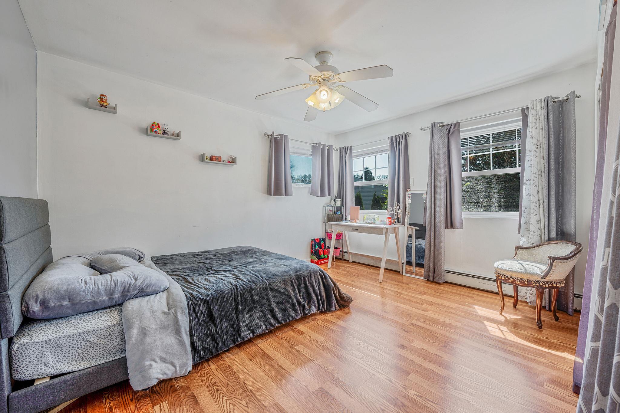 982 Union Boulevard, Bay Shore, New York image 11