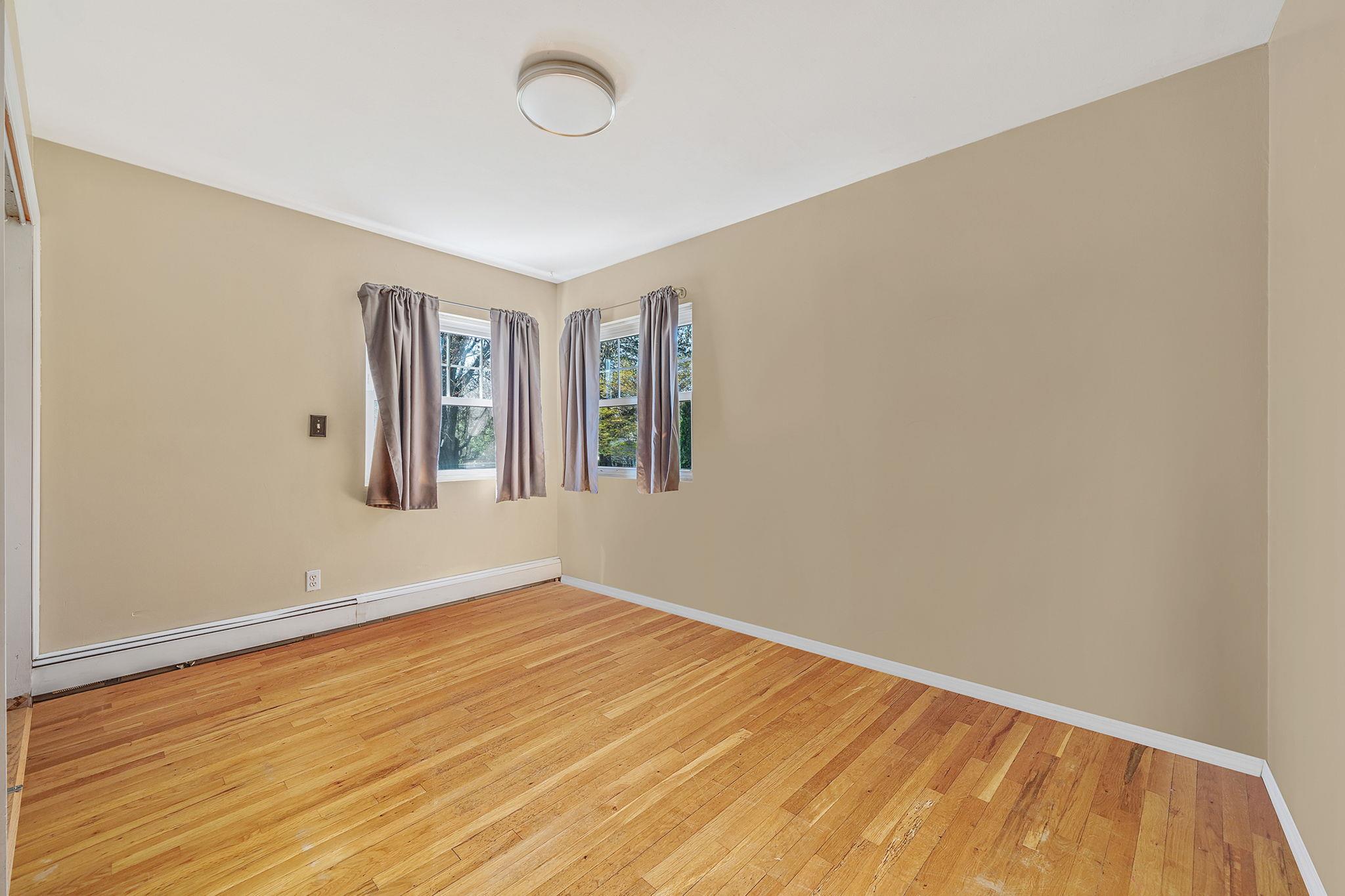 982 Union Boulevard, Bay Shore, New York image 9