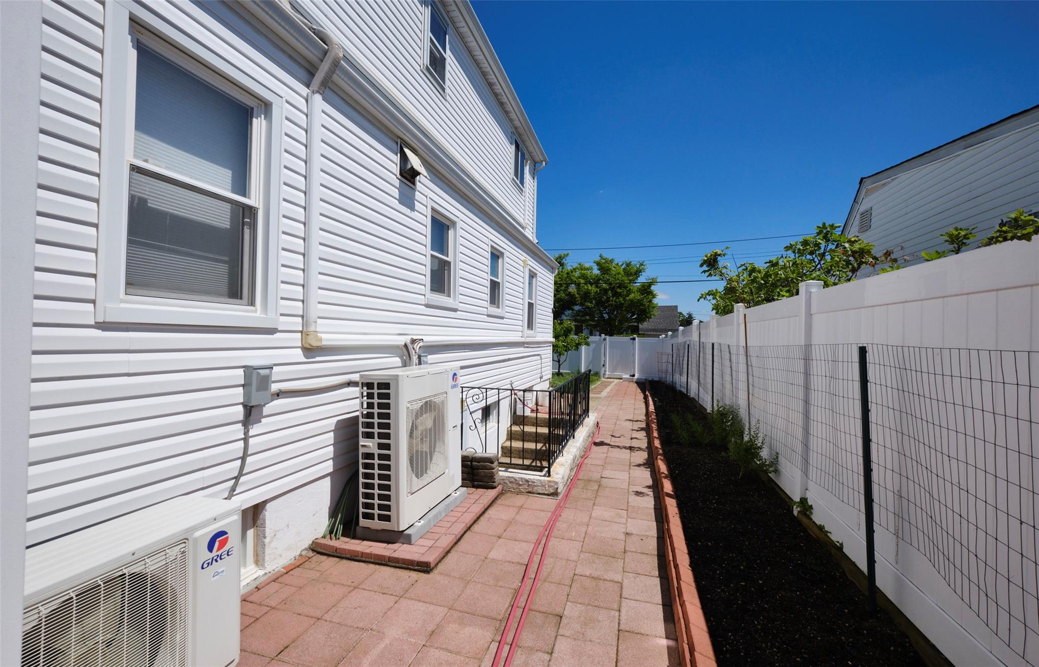 199 Guildford Court, West Hempstead, New York image 27