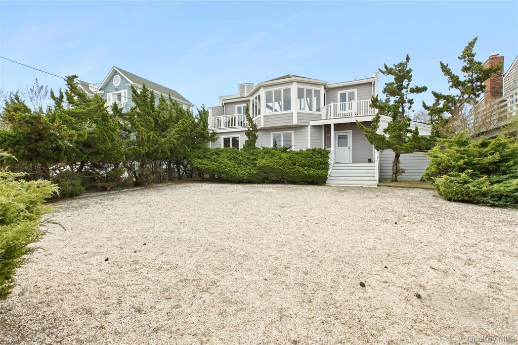 Photo of 627 Dune Road, Westhampton, NY 11977 (MLS # 1000678)