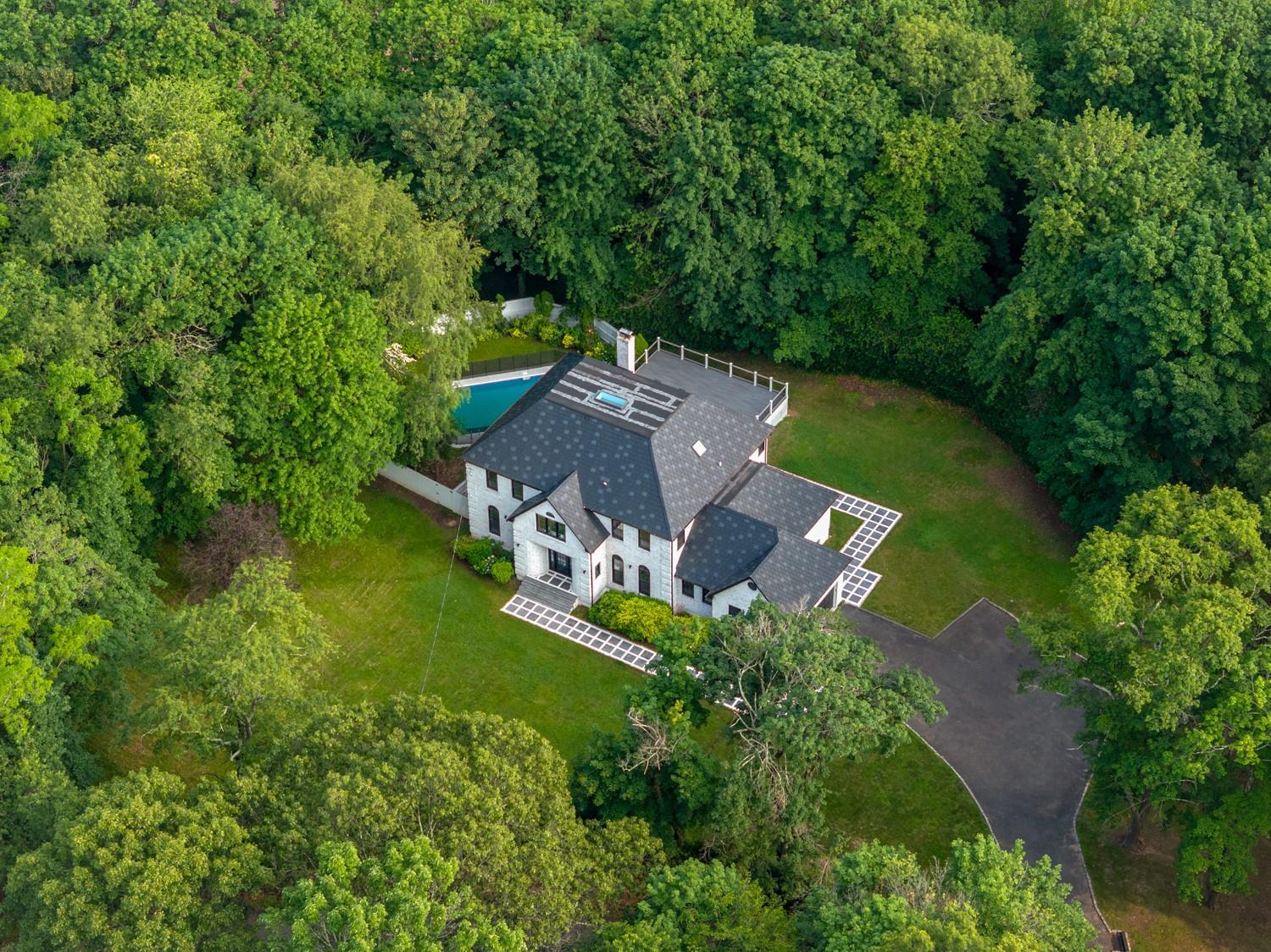 33 High Farms Road