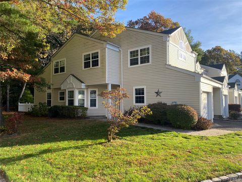 Photo of 17 Pidgeon Court, Manorville, NY 11949 (MLS # 929346) Photo of 17 Pidgeon Court, Manorville, NY 11949 (MLS # 929346)