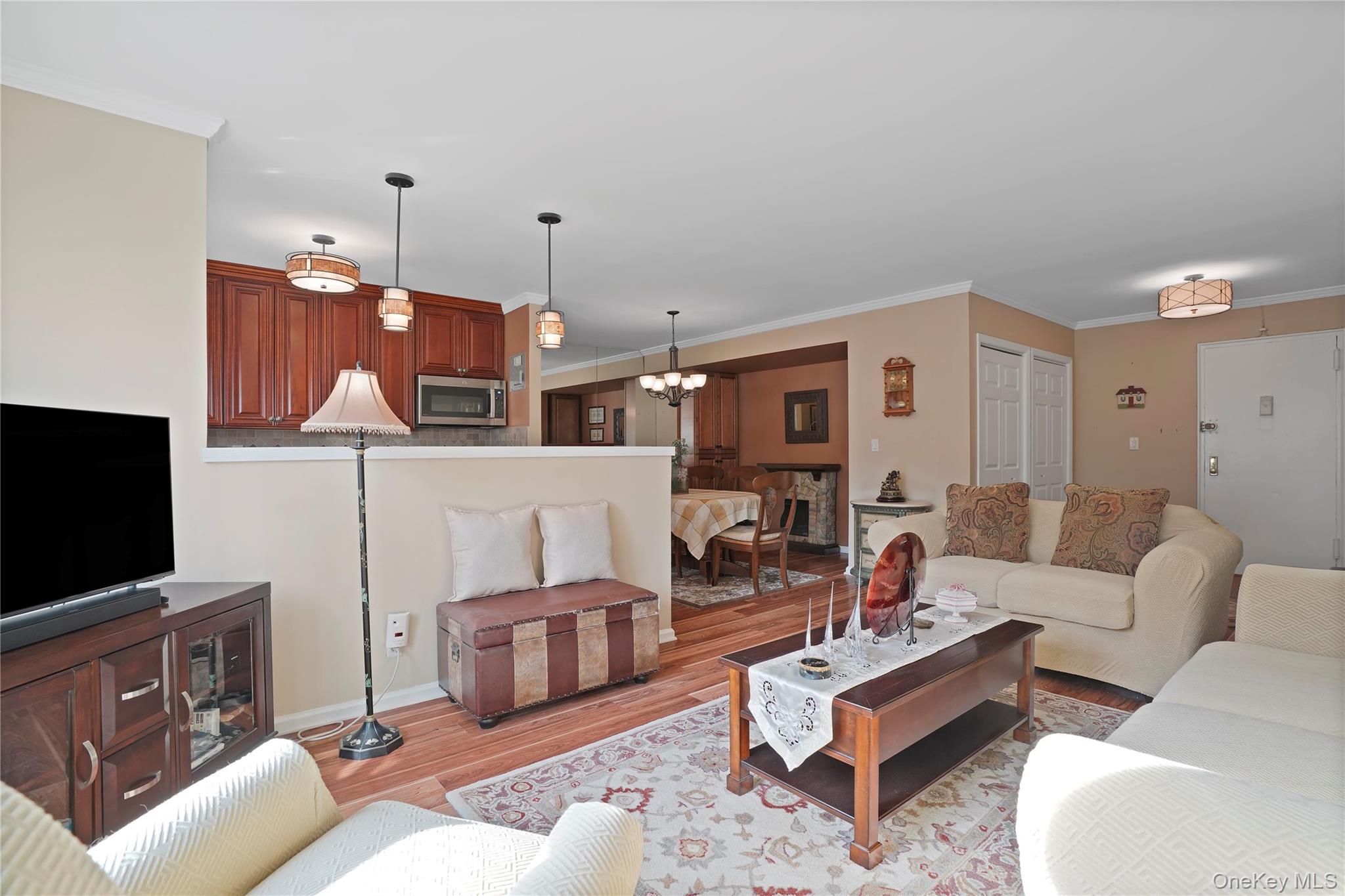 30 E Hartsdale Avenue #3K