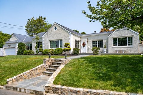 982 Split  Rock Road Pelham NY 10803