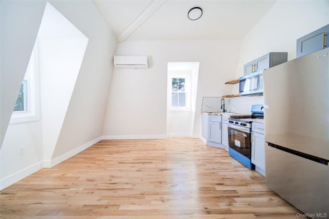 Apartment For Rent - 258 State Street #8<br/> Hudson, NY 12534