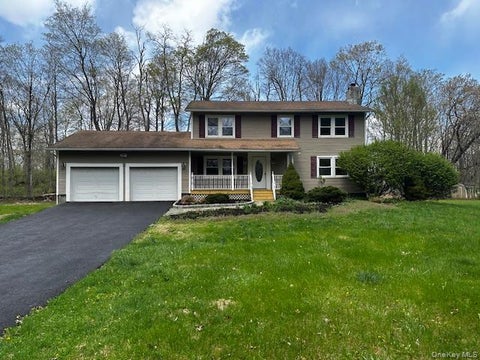 Homes For Sale - 6 Fletcher Drive<br/> Dutchess County, Hopewell Junction, NY 12533
