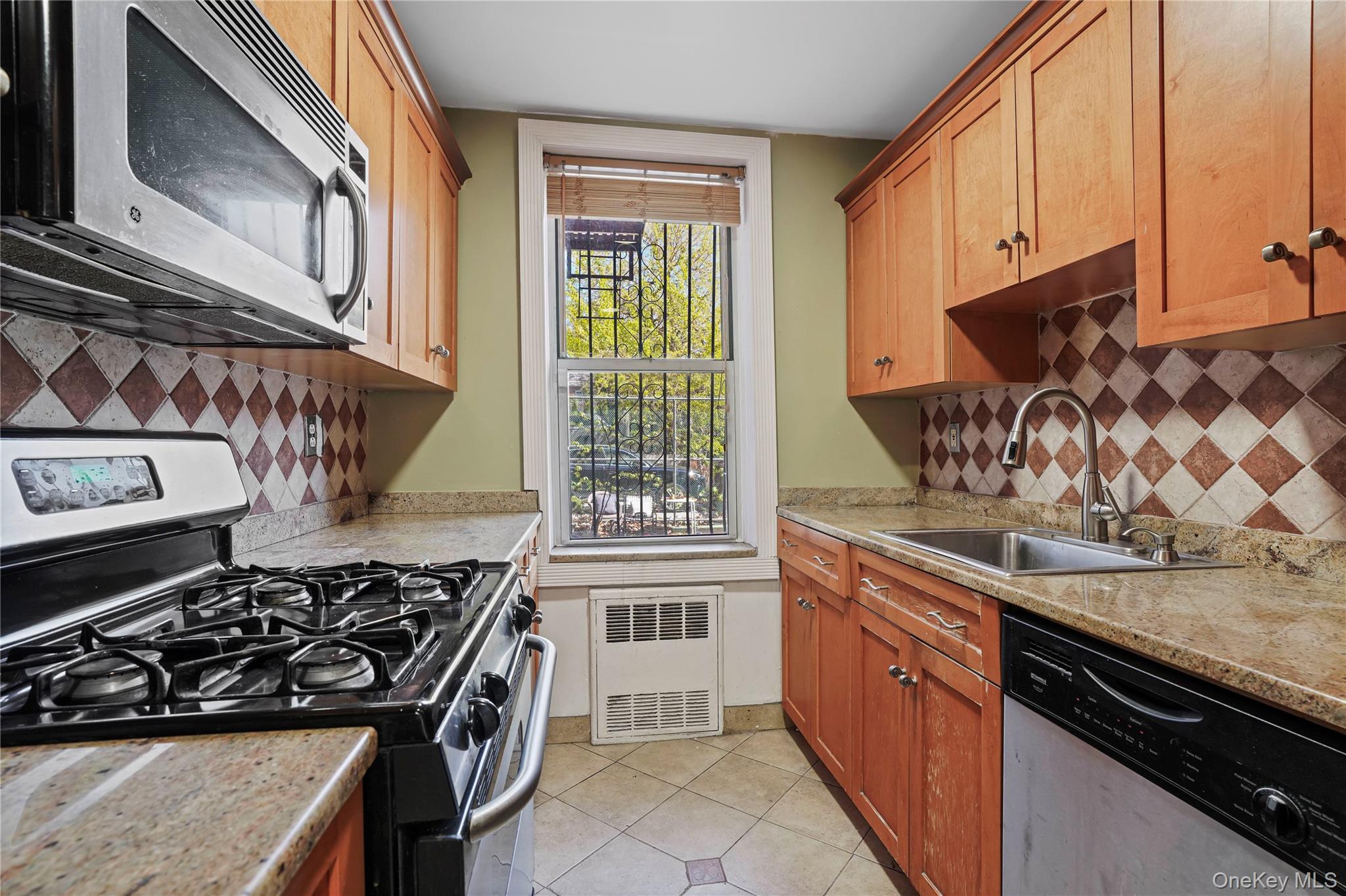 63-11 Queens Boulevard B11