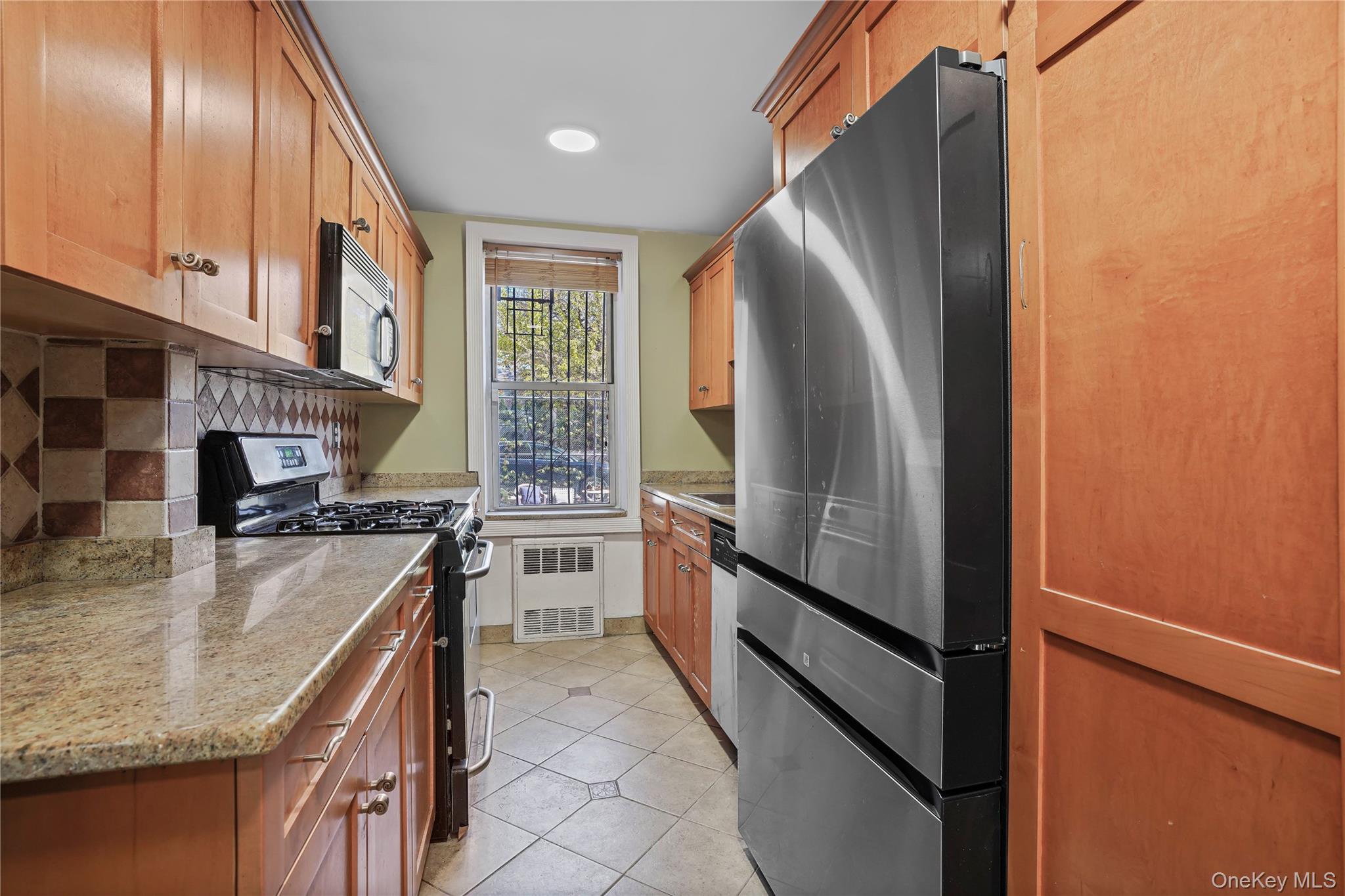 63-11 Queens Boulevard B11