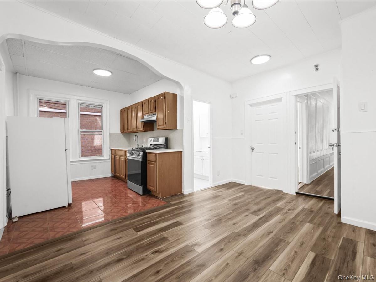 901 E 98th Street