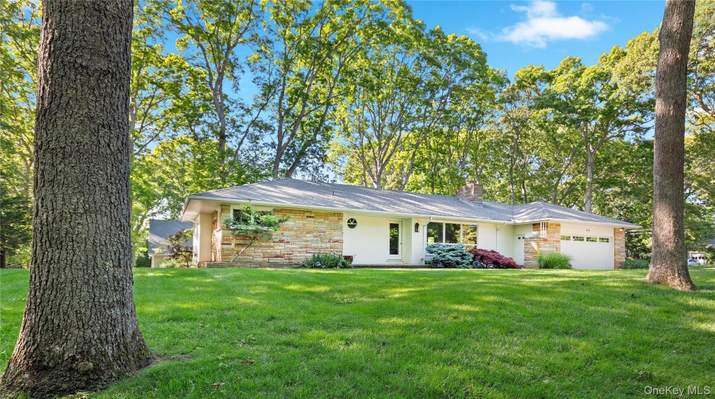 Photo of 675 Dicks Point Road, Cutchogue, NY 11935 (MLS # 1008313)