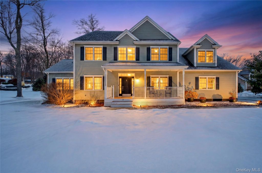 Photo of 31 Dew Drop Lane, Hopewell Junction, NY 12533 (MLS # 966122)