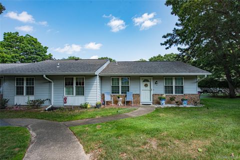 Photo of 350B Woodbridge Drive #350B, Ridge, NY 11961 (MLS # 904734)