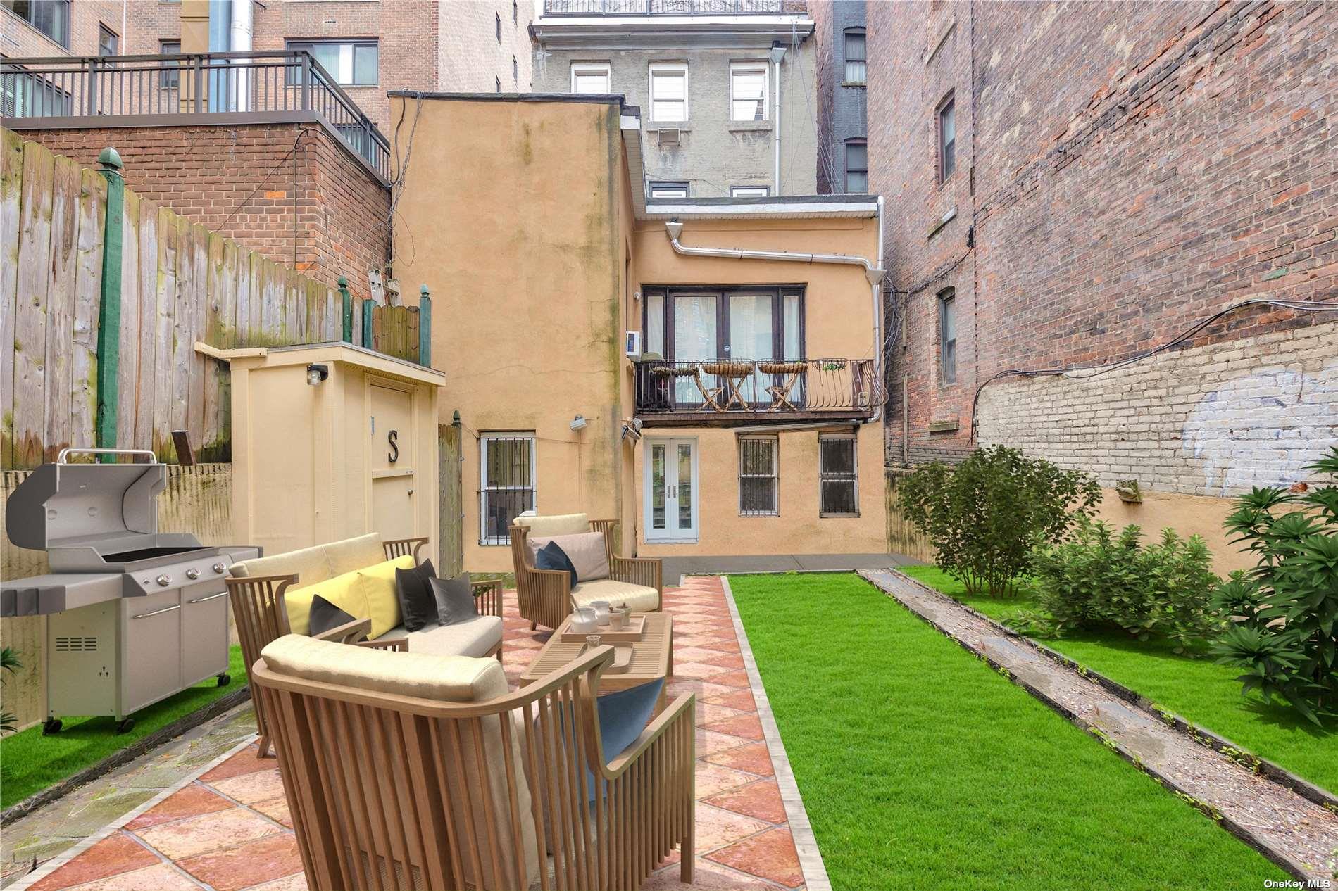 207 W 21st 1