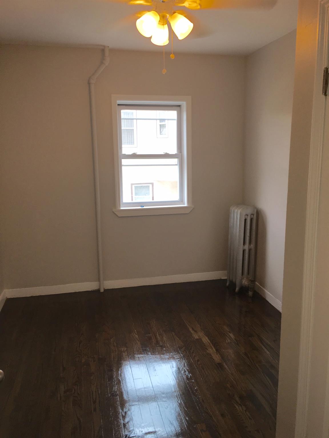 Long Beach, New York 11561, United States, 3 Bedrooms Bedrooms, ,2 BathroomsBathrooms,Residential,Active,106386