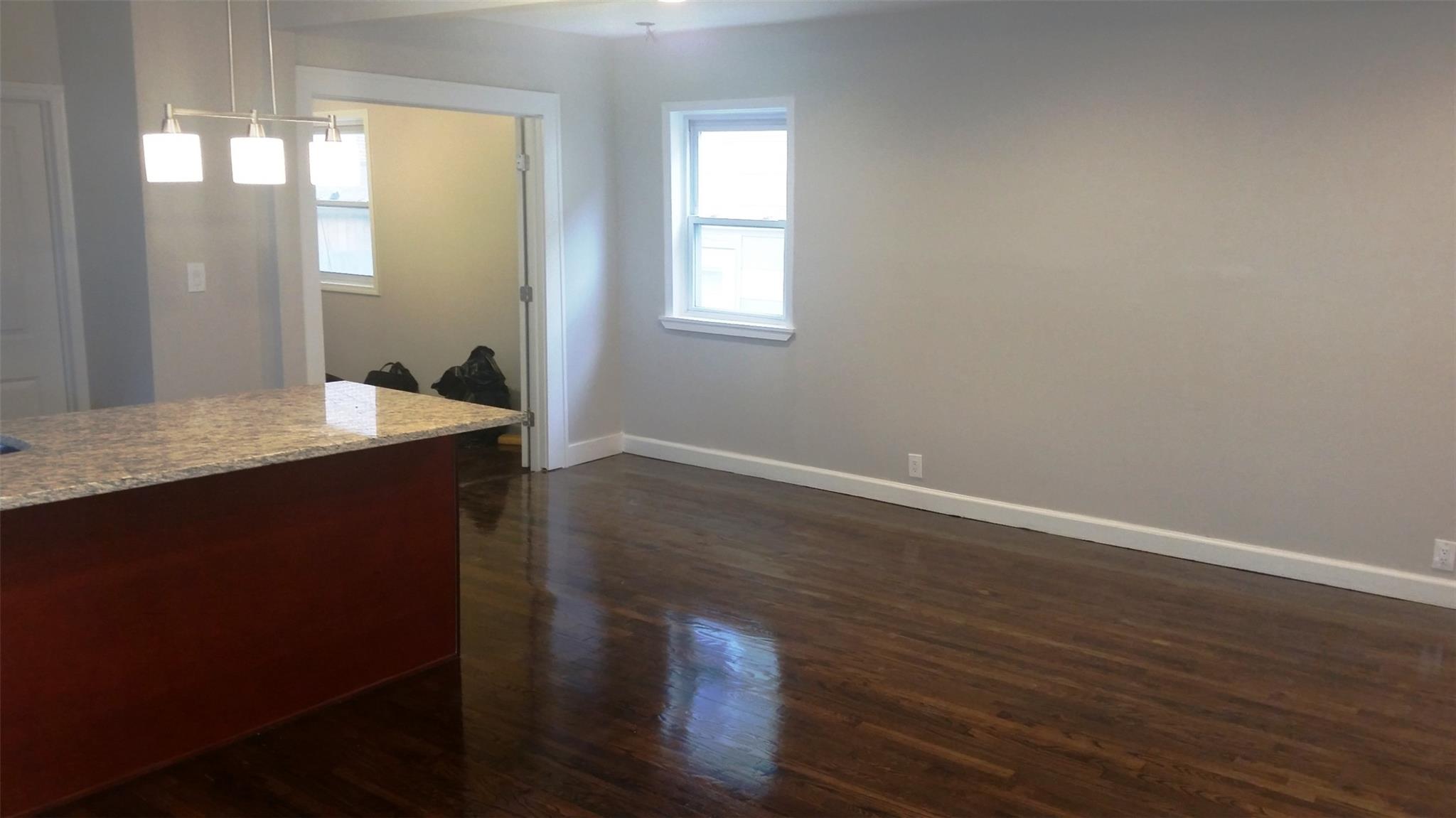 Long Beach, New York 11561, United States, 3 Bedrooms Bedrooms, ,2 BathroomsBathrooms,Residential,Active,106386