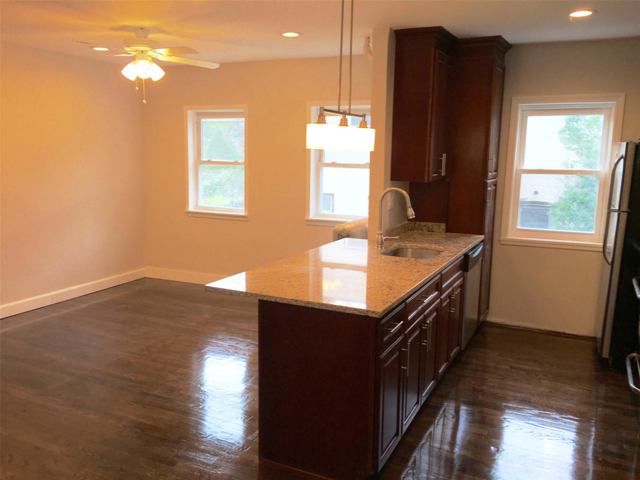 Long Beach, New York 11561, United States, 3 Bedrooms Bedrooms, ,2 BathroomsBathrooms,Residential,Active,106386