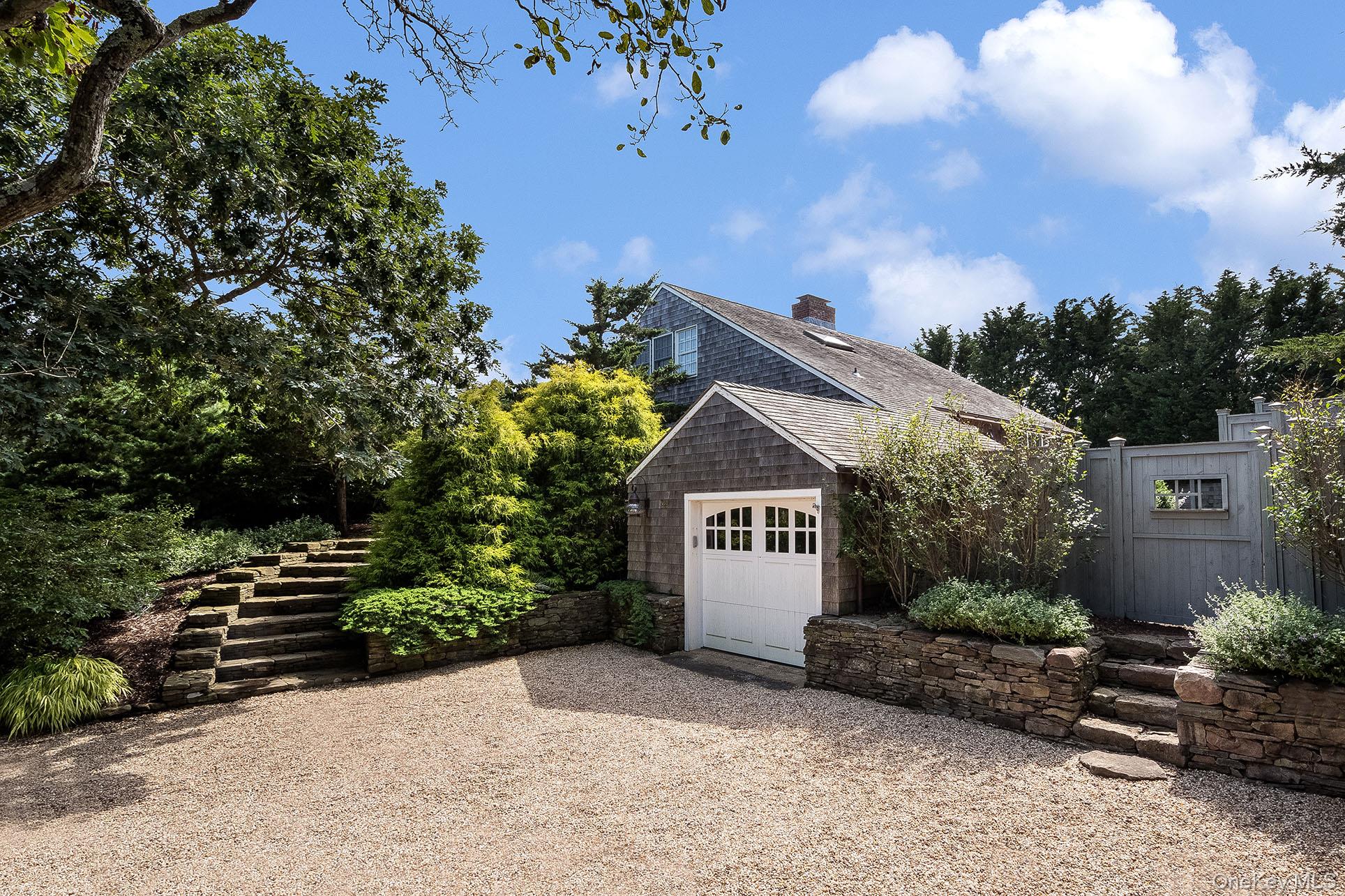 74 Hampton Lane