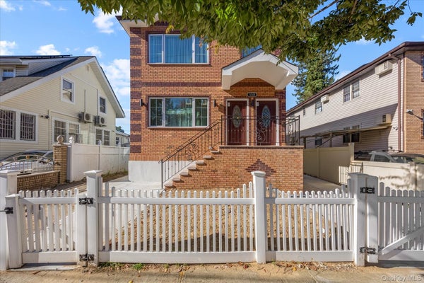 121-28 172ND STREET, JAMAICA, NY 11434 - Image 6d49e2efe766d4ff5e9329bf425aeaee/3637810107