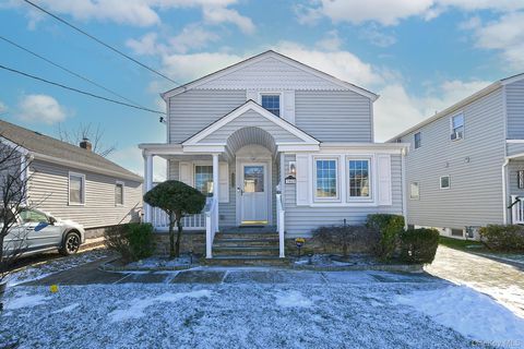 3042 Lowell Avenue Wantagh NY 11793