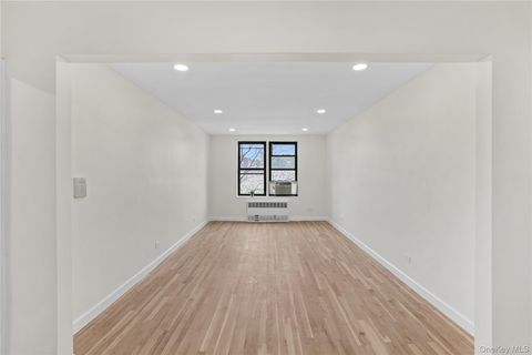 Homes For Sale - 33-04 Junction Blvd Blvd #4P<br/> Jackson Heights, NY 11372