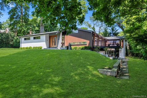 3 Horseshoe Lane Great Neck NY 11020
