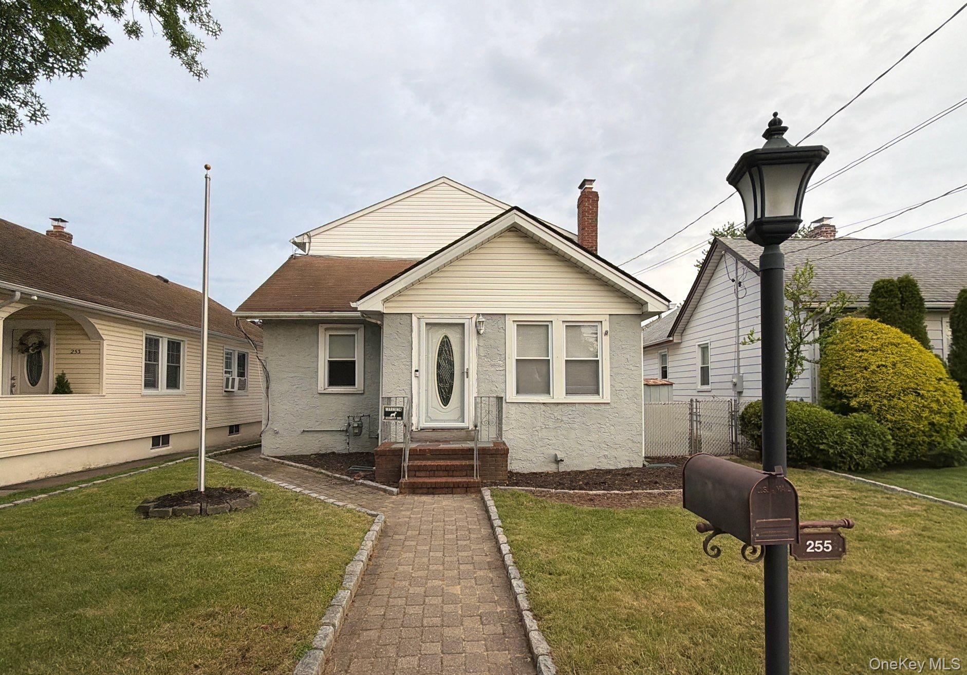 255 Rolling Street